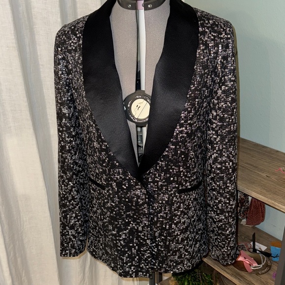 Neiman Marcus Monochrome Patterned Sequined Tuxedo Blazer - Picture 2 of 11